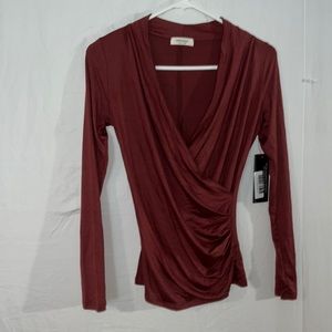 Women’s Heimious Top Red size small